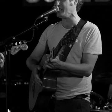 Video by Le Week End Aubagne on October 03, 2026. May be an image of guitar, poster, concert and text.